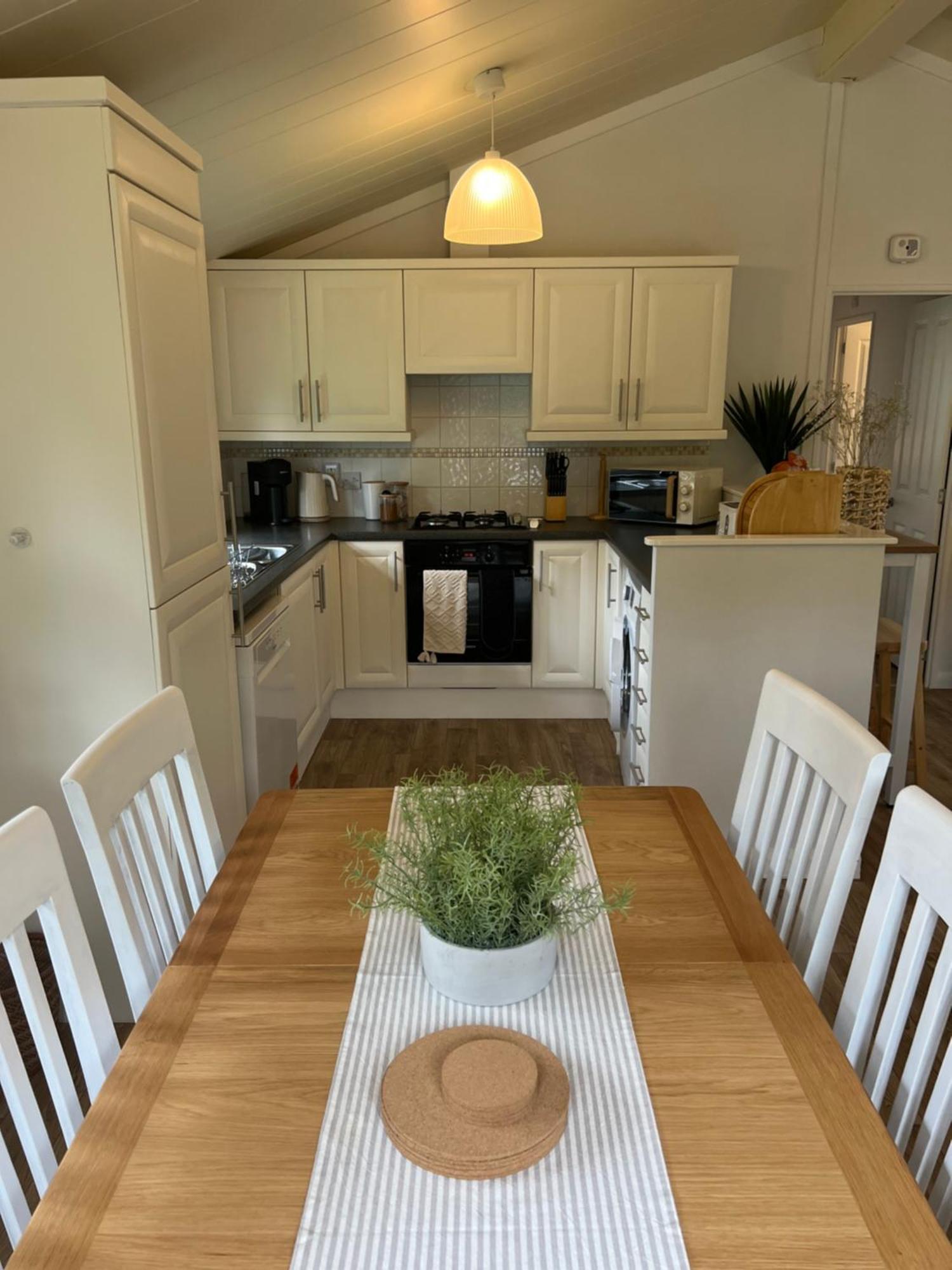 Chalet Waterside Lodge, Weybourne, Holt